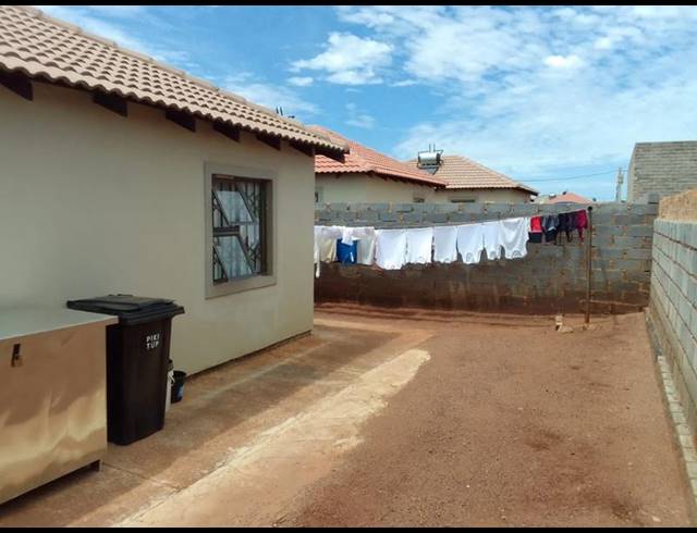 2 BEDROOM HOUSE FOR SALE IN LUFHERENG